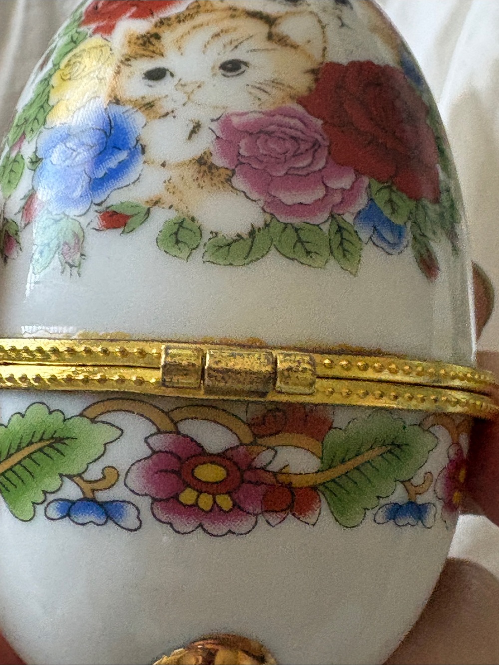 Vintage Hinged Egg Trinket Box Kittens Floral Gold Footed Keepsake - Picture 10 of 10